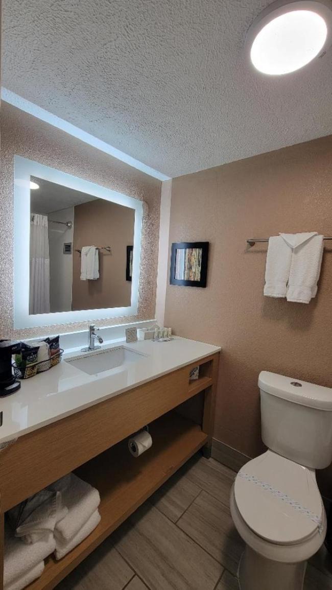 Clarion Hotel Lansing