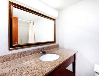 Hotel Clarion Lansing