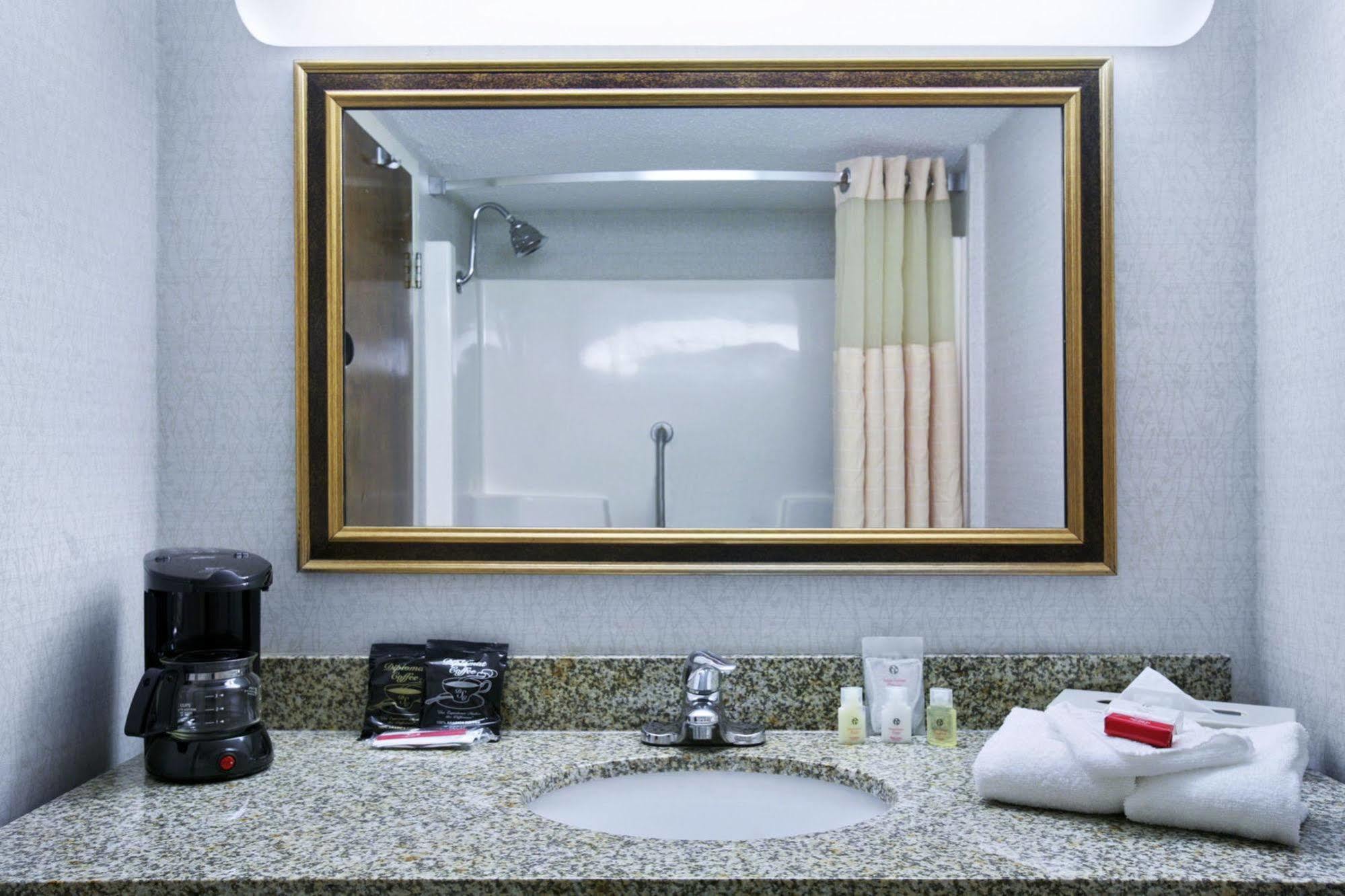 Clarion Hotel 2*