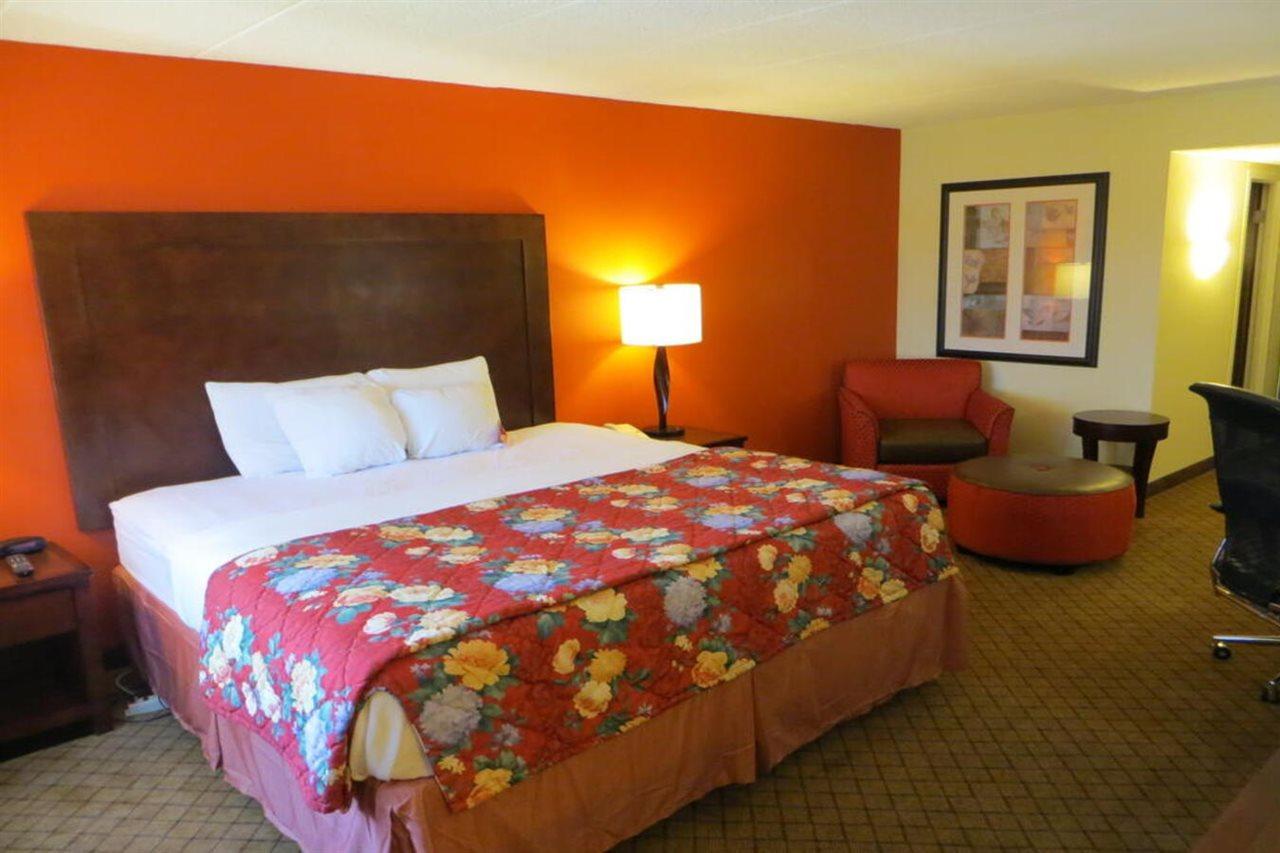 Clarion Hotel 2*