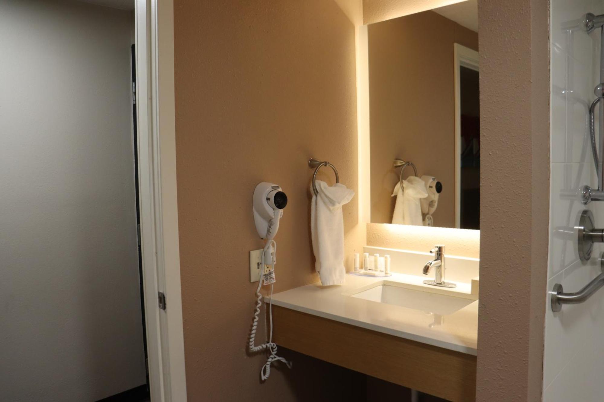 Hotel Clarion 2*